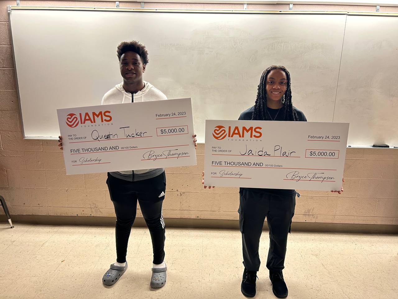 Achieve M.O.O.R.E x IAMS scholarship presentation